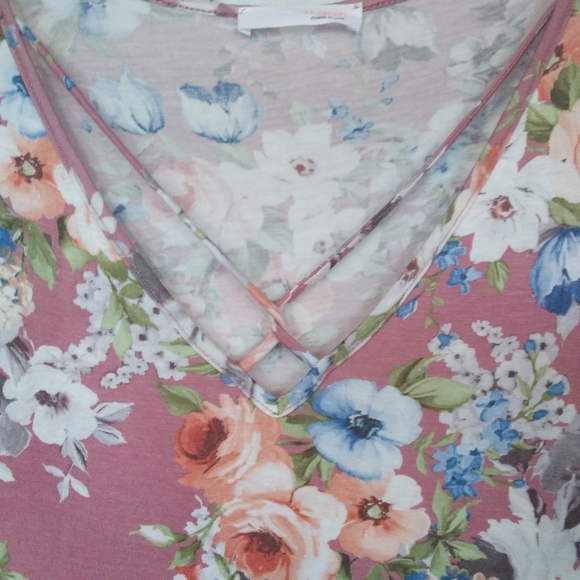 Floral Print top - Picture 2 of 4